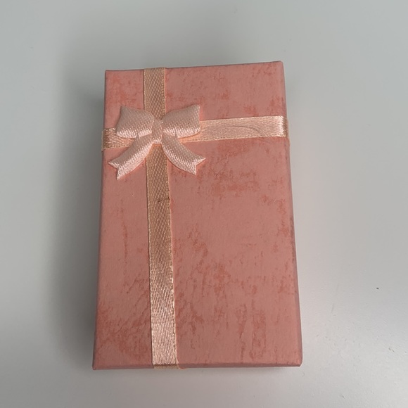 Diamond encrusted “ribbon” necklace and earring set - Picture 2 of 2